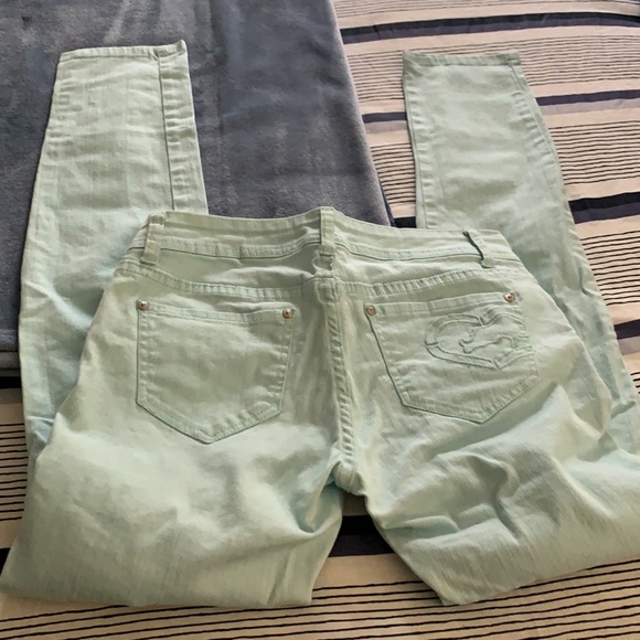 Echo red jeans - Picture 6 of 10